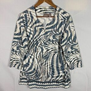 Chicos Women's ¾ Sleeve T-shirt Top Sz 2 US: L/12 Animal print V-neck Comfort